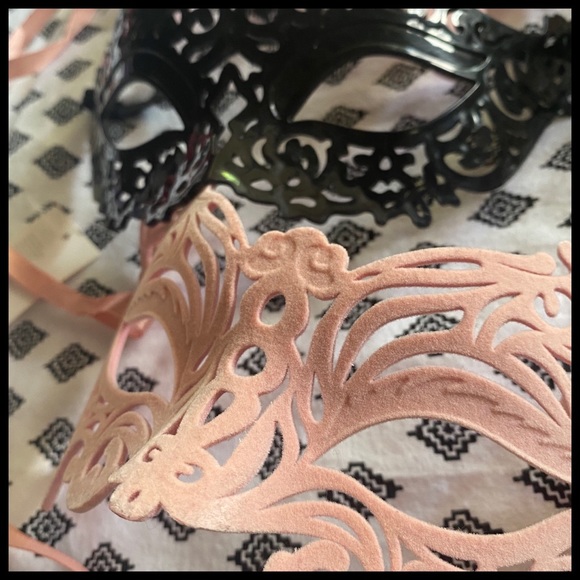 H&M pink masquerade mask - Picture 8 of 9